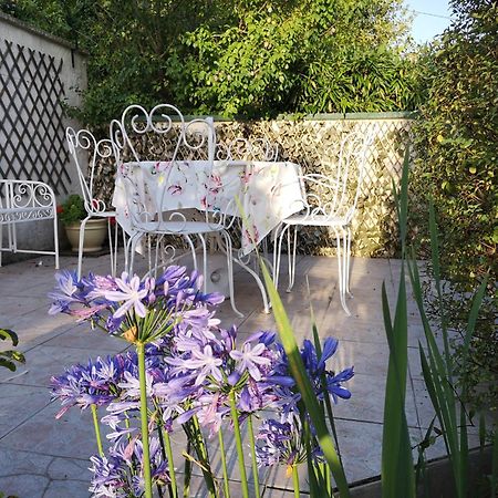 La Roseliere Maison Plain Pied Confortable Belle Decoration Jardin Magnifique 10 Mn A Pied Centre Ville Bayeux Proche Plages Du Debarquement Exterior photo