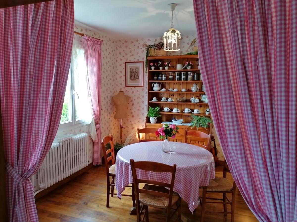 La Roseliere Maison Plain Pied Confortable Belle Decoration Jardin Magnifique 10 Mn A Pied Centre Ville Bayeux Proche Plages Du Debarquement Exterior photo