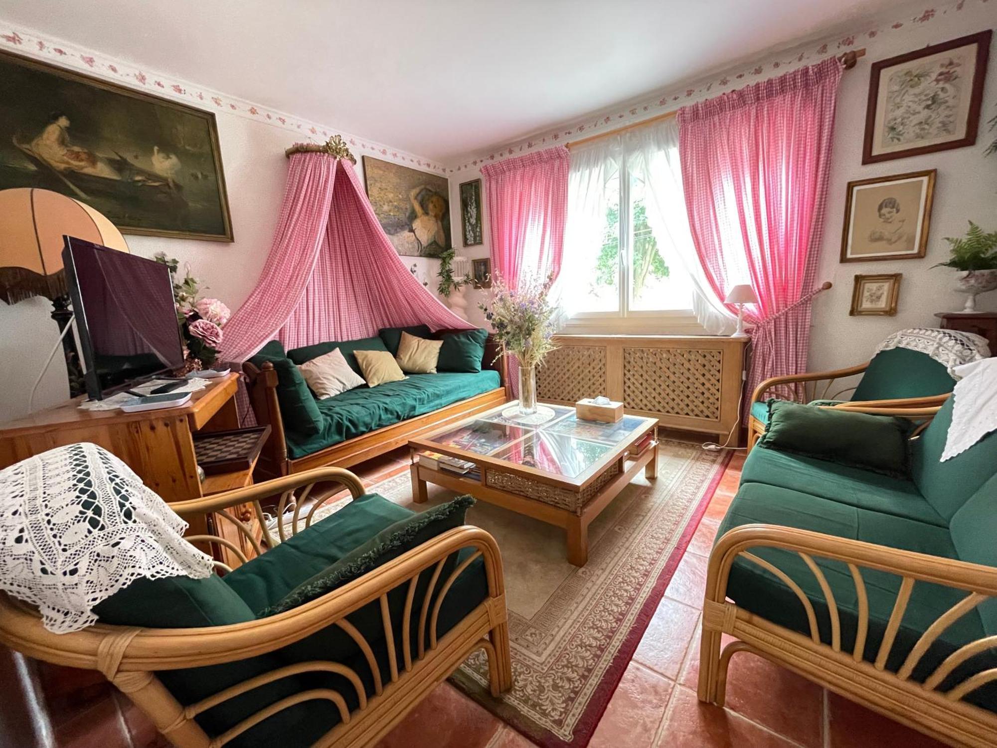 La Roseliere Maison Plain Pied Confortable Belle Decoration Jardin Magnifique 10 Mn A Pied Centre Ville Bayeux Proche Plages Du Debarquement Exterior photo
